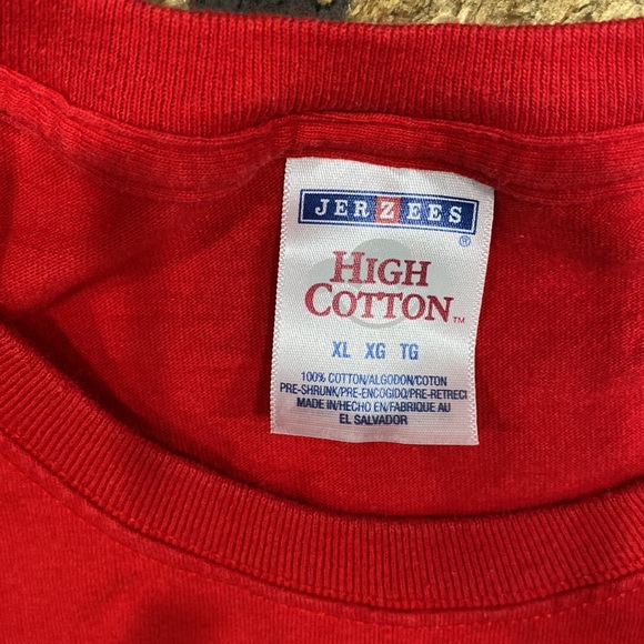 Indian Head Skull with Feathers “GRIND” Red Graphic T Shirt Size XL ❤️💙🖤 🪶 - Picture 3 of 4